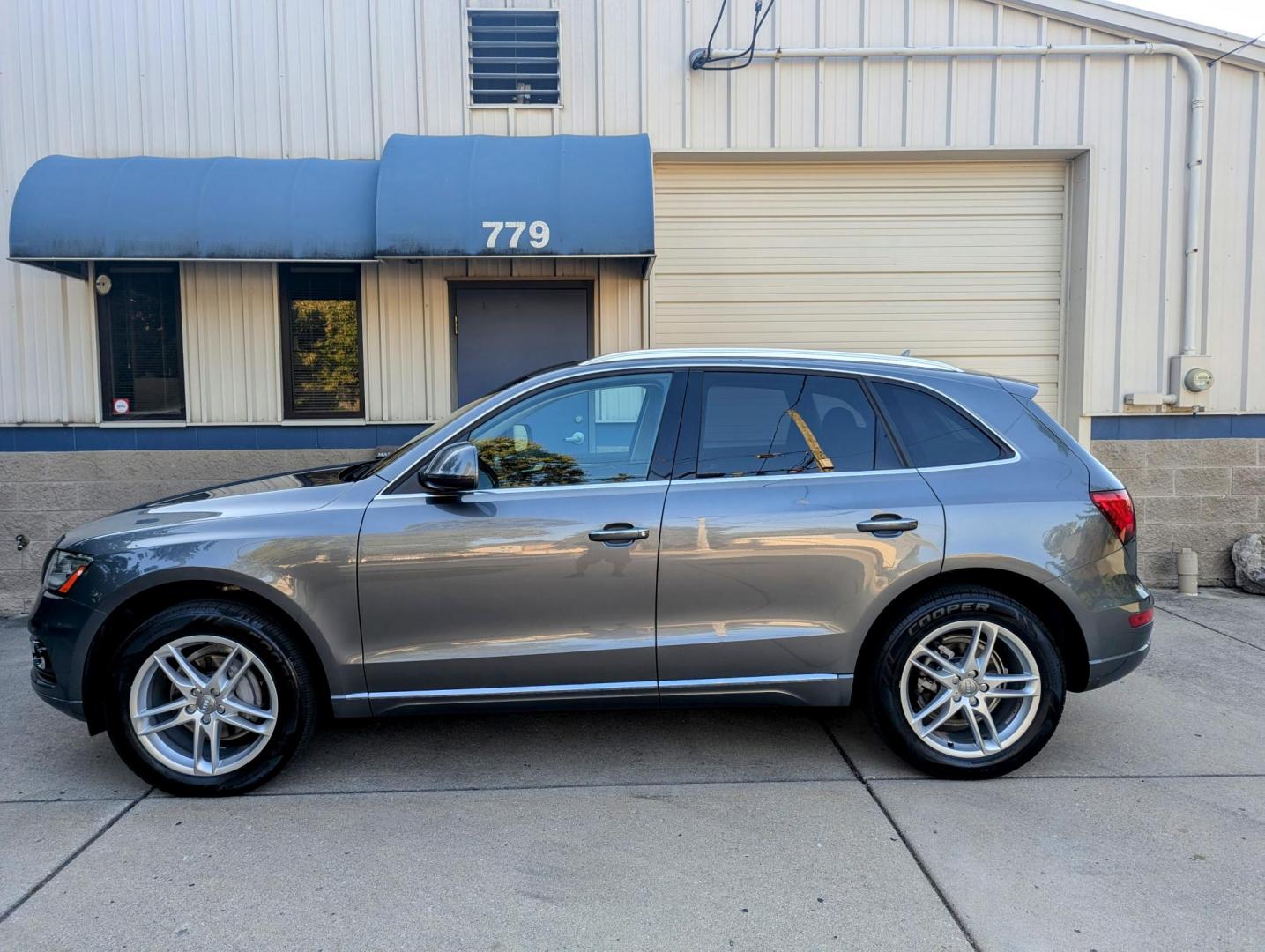 2015 Monsoon Grey Metallic /Black Leather Audi Q5 2.0T Premium Plus quattro (WA1LFAFP2FA) with an 2.0L L4 DOHC 16V engine, 8-Speed Automatic transmission, located at 603 Amelia Street, Plymouth, MI, 48170, (734) 459-5520, 42.378841, -83.464546 - Vehicles shown by appointment - Please call ahead - 734-459-5520, text 734-658-4573 or contact us via our web site at: http://www.selectmotors.com for complete Inventory, Photos, Videos and FREE Carfax Reports. 2015 Audi Q5 2.0T Quattro Premium Plus, Monsoon Grey Metallic, Black leather interio - Photo#5