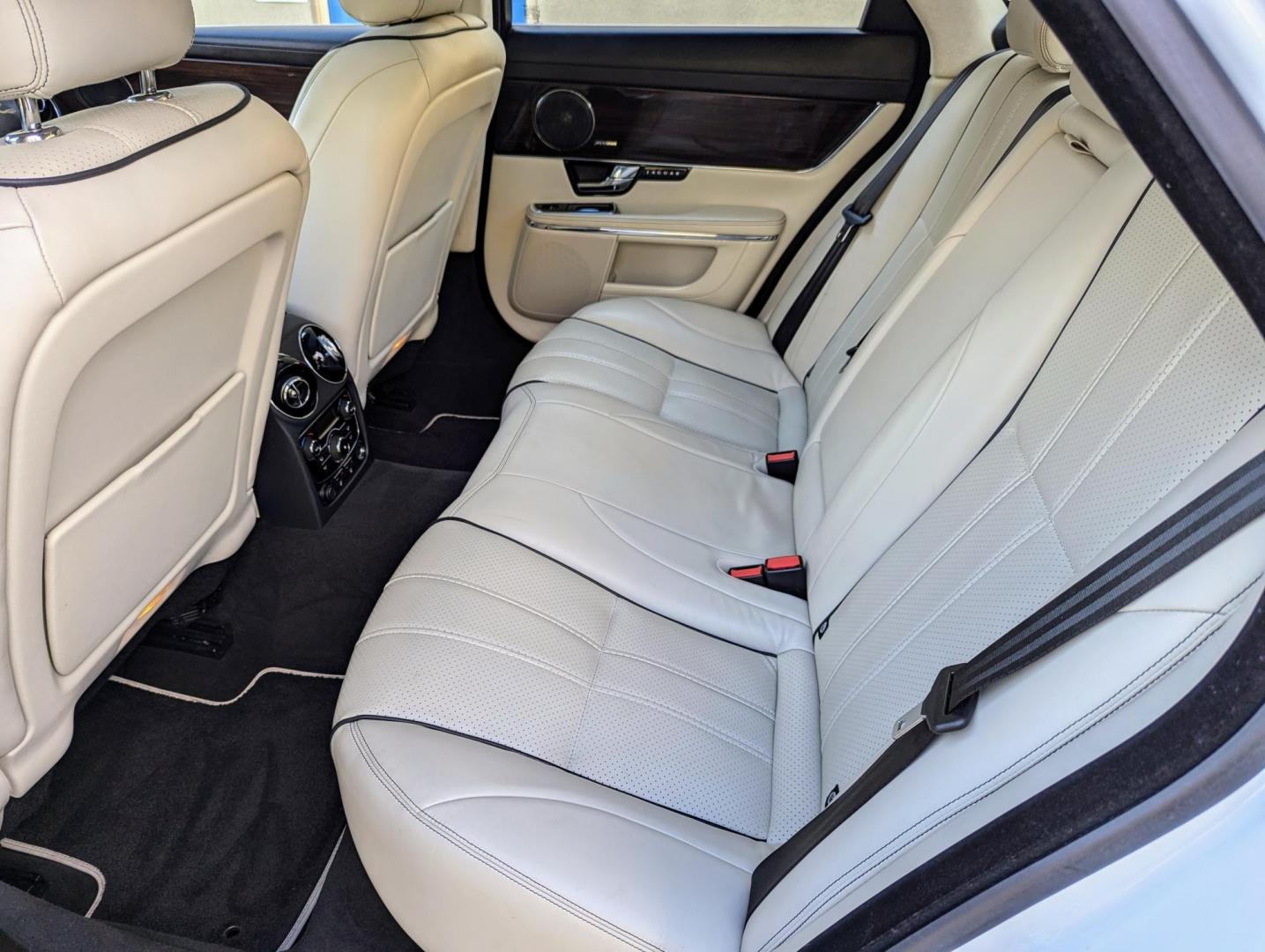 2013 Polaris White /Ivory Leather Jaguar XJ-Series XJ (SAJWA1C76D8) with an 3.0L V6 DOHC 24V engine, 8-Speed Automatic transmission, located at 603 Amelia Street, Plymouth, MI, 48170, (734) 459-5520, 42.378841, -83.464546 - Vehicles shown by appointment - Please call ahead - 734-459-5520, text 734-658-4573 or contact us via our web site at: http://www.selectmotors.com for complete Inventory, Photos, Videos and FREE Carfax Reports. 2013 Jaguar XJ, Polaris White with Ivory leather interior, 72K miles, one owner si - Photo#5