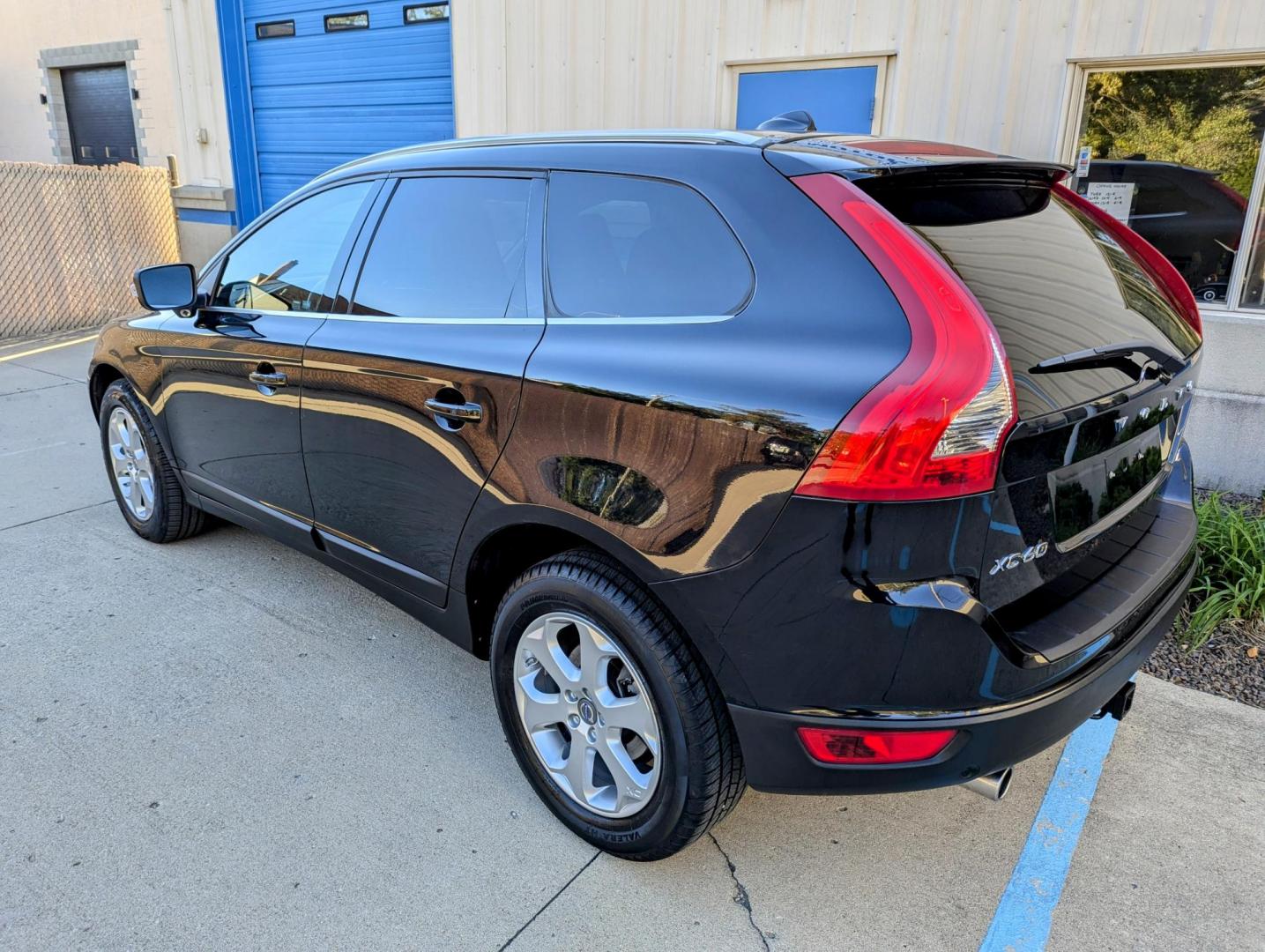 2013 Black Metallic /Black Leather Volvo XC60 3.2 AWD (YV4952DZ2D2) with an 3.0L L6 DOHC 24V TURBO engine, 6-Speed Automatic transmission, located at 603 Amelia Street, Plymouth, MI, 48170, (734) 459-5520, 42.378841, -83.464546 - Vehicles shown by appointment - Please call ahead - 734-459-5520, text 734-658-4573 or contact us via our web site at: http://www.selectmotors.com for complete Inventory, Photos, Videos and FREE Carfax Reports. 2013 Volvo XC60 3.2 Premier Plus, Black Sapphire Metallic with black leather inter - Photo#1