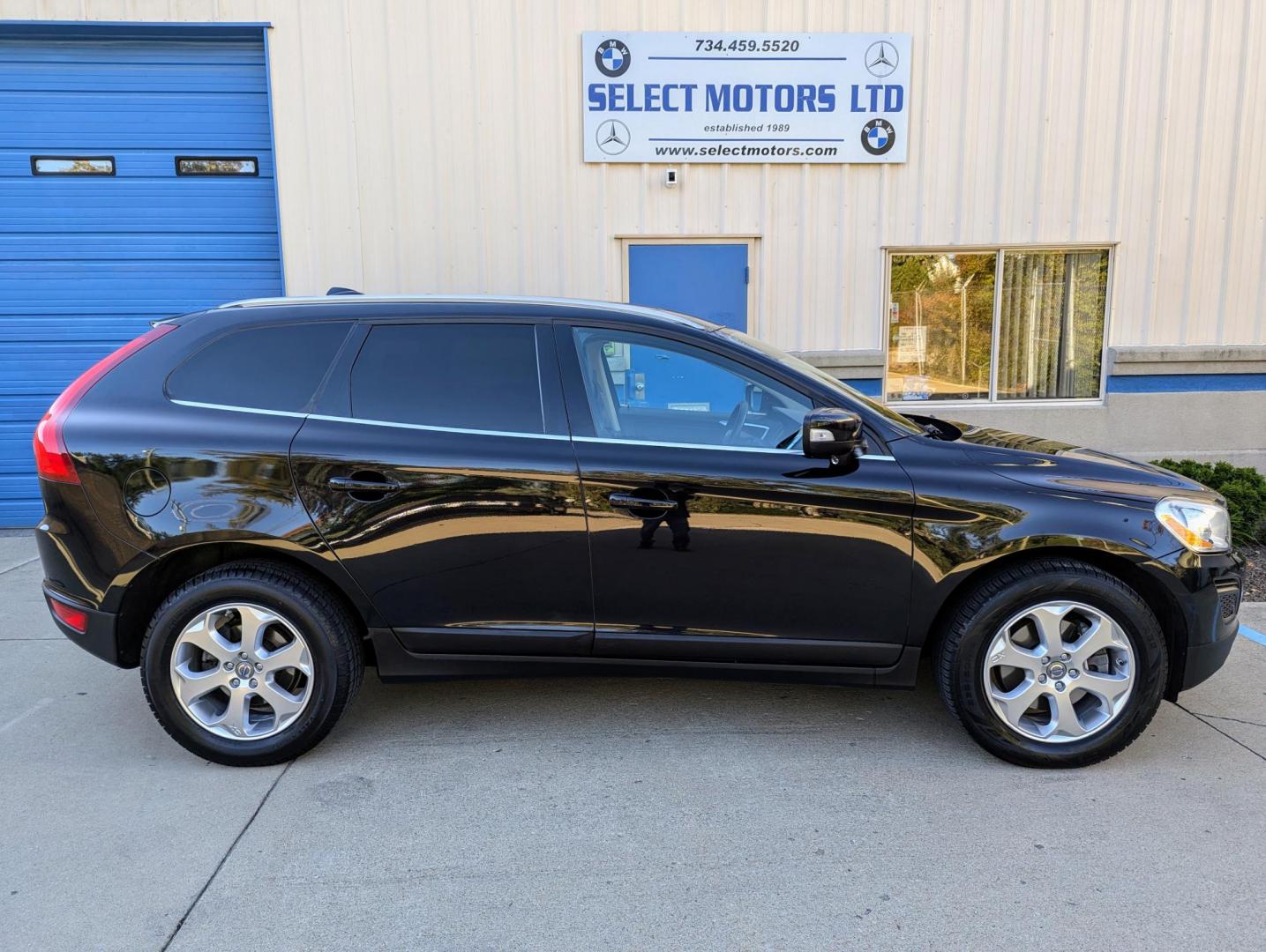 2013 Black Metallic /Black Leather Volvo XC60 3.2 AWD (YV4952DZ2D2) with an 3.0L L6 DOHC 24V TURBO engine, 6-Speed Automatic transmission, located at 603 Amelia Street, Plymouth, MI, 48170, (734) 459-5520, 42.378841, -83.464546 - Vehicles shown by appointment - Please call ahead - 734-459-5520, text 734-658-4573 or contact us via our web site at: http://www.selectmotors.com for complete Inventory, Photos, Videos and FREE Carfax Reports. 2013 Volvo XC60 3.2 Premier Plus, Black Sapphire Metallic with black leather inter - Photo#11