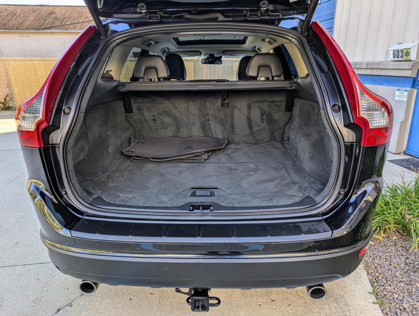 2013 Black Metallic /Black Leather Volvo XC60 3.2 AWD (YV4952DZ2D2) with an 3.0L L6 DOHC 24V TURBO engine, 6-Speed Automatic transmission, located at 603 Amelia Street, Plymouth, MI, 48170, (734) 459-5520, 42.378841, -83.464546 - Vehicles shown by appointment - Please call ahead - 734-459-5520, text 734-658-4573 or contact us via our web site at: http://www.selectmotors.com for complete Inventory, Photos, Videos and FREE Carfax Reports. 2013 Volvo XC60 3.2 Premier Plus, Black Sapphire Metallic with black leather inter - Photo#9