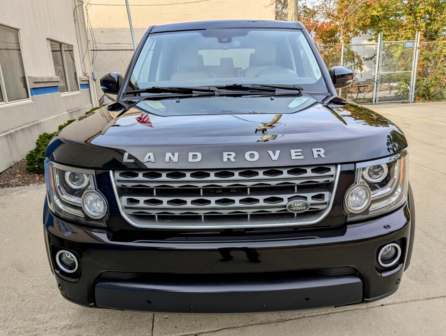 2015 Black /Tan Leather Land Rover LR4 HSE (SALAG2V6XFA) with an 3.0L V6 DOHV 24V engine, 6-Speed Automatic transmission, located at 603 Amelia Street, Plymouth, MI, 48170, (734) 459-5520, 42.378841, -83.464546 - Vehicles shown by appointment - Please call ahead - 734-459-5520, text 734-658-4573 or contact us via our web site at: http://www.selectmotors.com for complete Inventory, Photos, Videos and FREE Carfax Reports. 2015 Land River LR4 HSE, Black with tan leather interior, 108K miles, one owner since - Photo#1