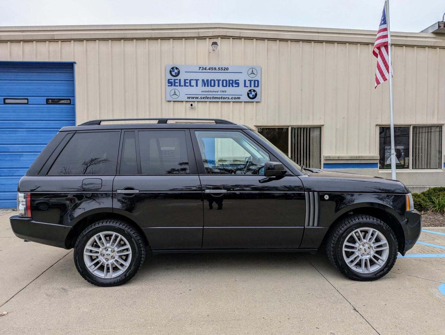 2010 Black Metallic /Black Leather Land Rover Range Rover HSE (SALME1D42AA) with an 4.4L V8 DOHC 32V engine, 6-Speed Automatic transmission, located at 603 Amelia Street, Plymouth, MI, 48170, (734) 459-5520, 42.378841, -83.464546 - Photo#15