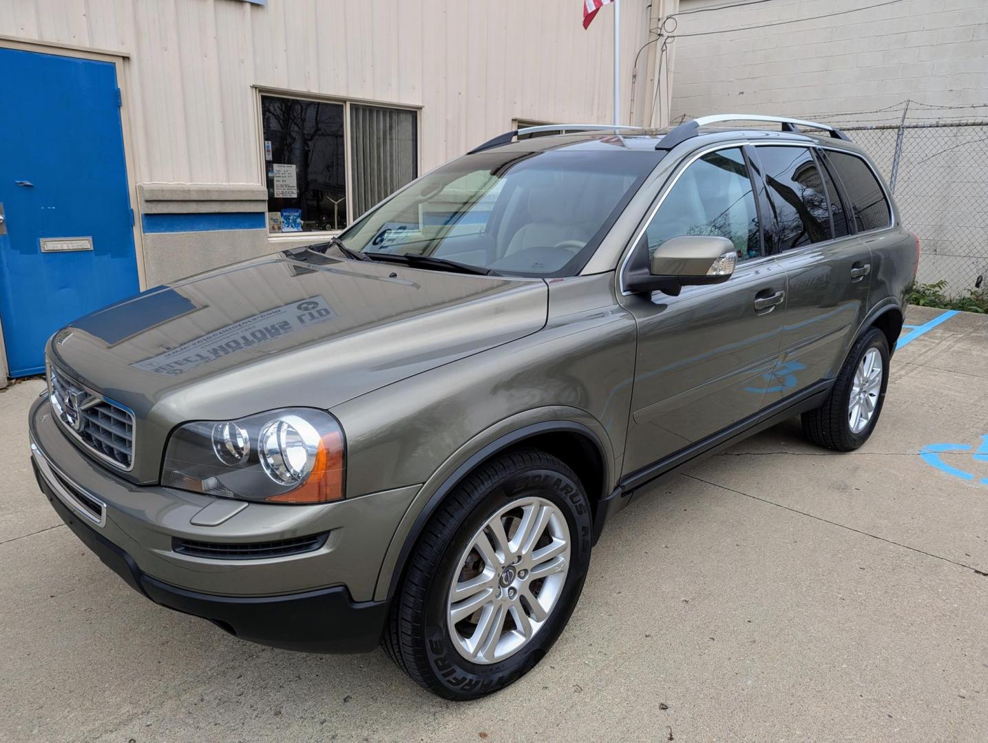 2011 Caper Green Metallic /Beige Leather Volvo XC90 3.2 AWD 7-Passenger (YV4952CZ8B1) with an 3.2L L6 DOHC 24V engine, 6-Speed Automatic transmission, located at 603 Amelia Street, Plymouth, MI, 48170, (734) 459-5520, 42.378841, -83.464546 - Vehicles shown by appointment - Please call ahead - 734-459-5520, text 734-658-4573 or contact us via our web site at: http://www.selectmotors.com for complete Inventory, Photos, Videos and FREE Carfax Reports. 2011 Volvo XC90 3.2 AWD, Caper Green Metallic with Beige leather interior, 96K one o - Photo#0