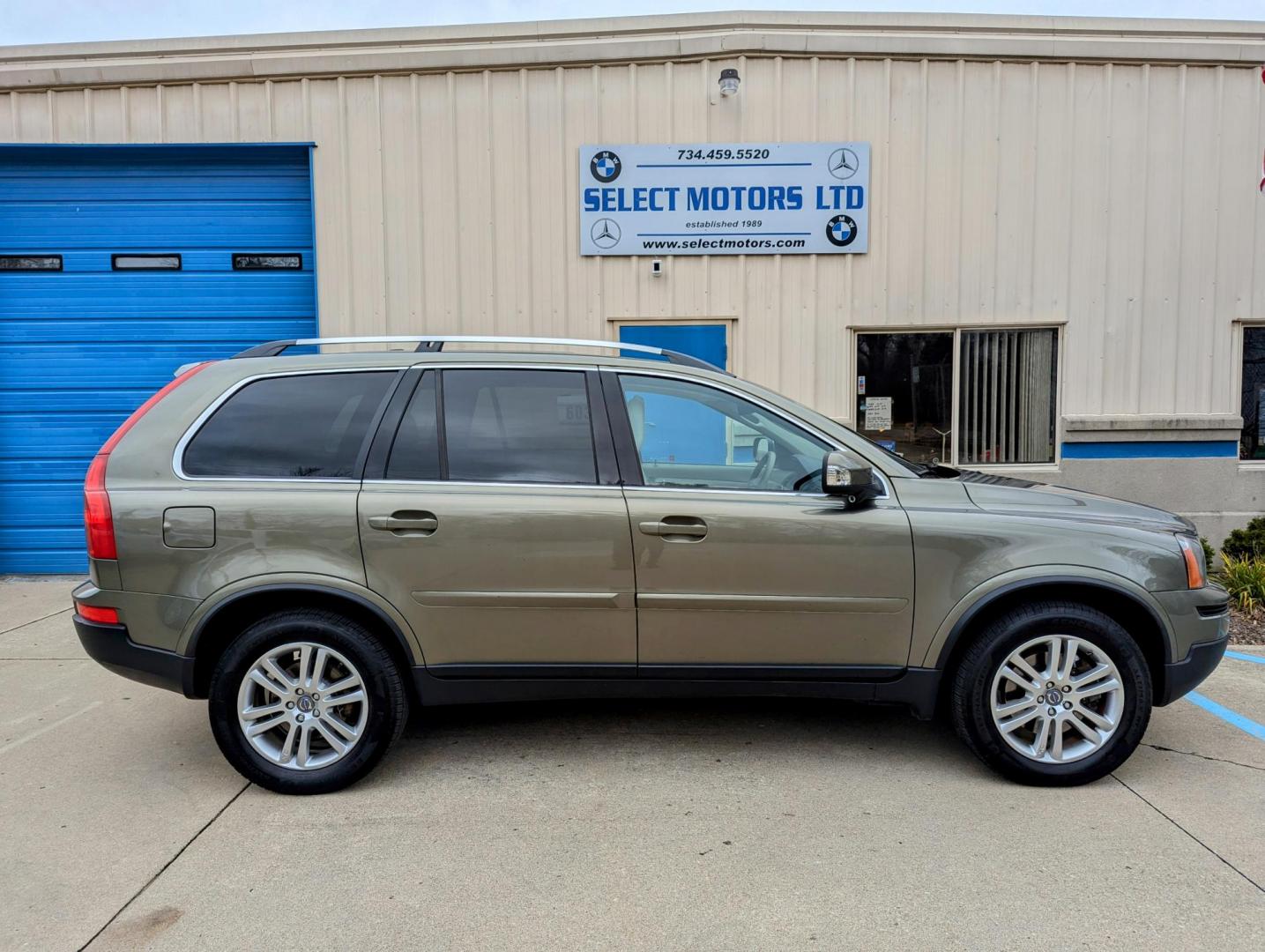 2011 Caper Green Metallic /Beige Leather Volvo XC90 3.2 AWD 7-Passenger (YV4952CZ8B1) with an 3.2L L6 DOHC 24V engine, 6-Speed Automatic transmission, located at 603 Amelia Street, Plymouth, MI, 48170, (734) 459-5520, 42.378841, -83.464546 - Vehicles shown by appointment - Please call ahead - 734-459-5520, text 734-658-4573 or contact us via our web site at: http://www.selectmotors.com for complete Inventory, Photos, Videos and FREE Carfax Reports. 2011 Volvo XC90 3.2 AWD, Caper Green Metallic with Beige leather interior, 96K one o - Photo#13