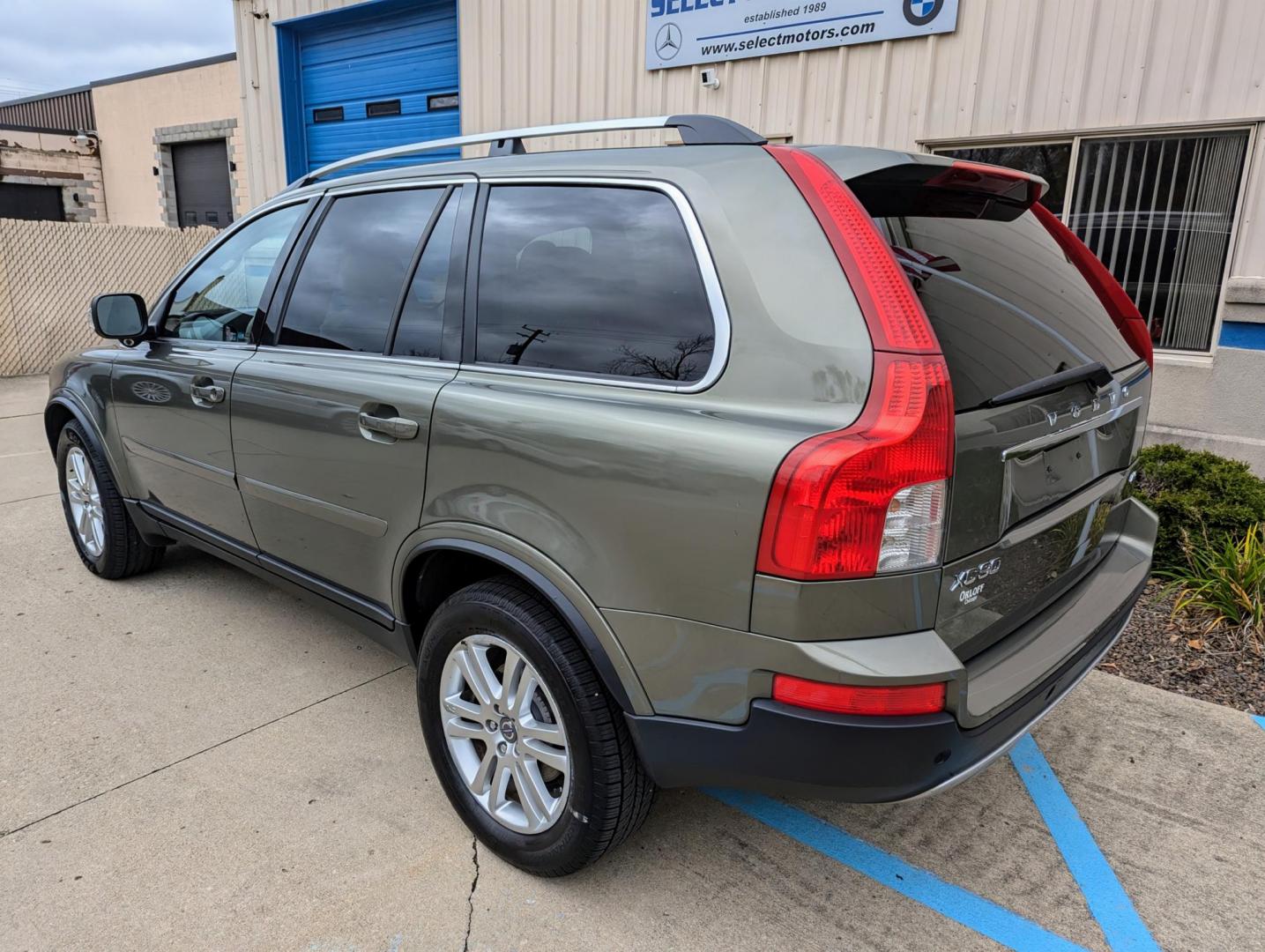 2011 Caper Green Metallic /Beige Leather Volvo XC90 3.2 AWD 7-Passenger (YV4952CZ8B1) with an 3.2L L6 DOHC 24V engine, 6-Speed Automatic transmission, located at 603 Amelia Street, Plymouth, MI, 48170, (734) 459-5520, 42.378841, -83.464546 - Vehicles shown by appointment - Please call ahead - 734-459-5520, text 734-658-4573 or contact us via our web site at: http://www.selectmotors.com for complete Inventory, Photos, Videos and FREE Carfax Reports. 2011 Volvo XC90 3.2 AWD, Caper Green Metallic with Beige leather interior, 96K one o - Photo#2