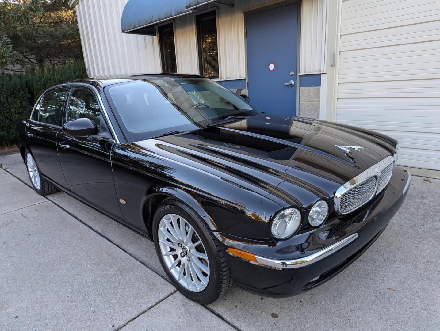 2006 Black /Black Leather Jaguar XJ-Series XJ8 L (SAJWA79B86S) with an 4.2L V8 DOHC 32V engine, 6-Speed Automatic Overdrive transmission, located at 603 Amelia Street, Plymouth, MI, 48170, (734) 459-5520, 42.378841, -83.464546 - Vehicles shown by appointment - Please call ahead - 734-459-5520, text 734-658-4573 or contact us via our web site at: http://www.selectmotors.com for complete Inventory, Photos, Videos and FREE Carfax Reports. 2006 Jaguar XJ8-L, Black with black leather interior, 126K miles, same owner since 200 - Photo#10