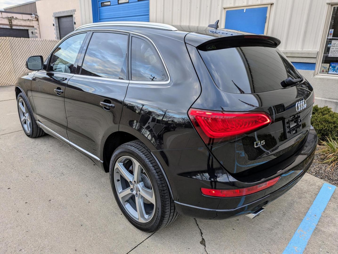 2014 Black /Black Leather Audi Q5 TDI (WA1CMAFP1EA) with an 3.0L V6 DOHC 24V DIESEL engine, 6-Speed Automatic transmission, located at 603 Amelia Street, Plymouth, MI, 48170, (734) 459-5520, 42.378841, -83.464546 - Vehicles shown by appointment - Please call ahead - 734-459-5520, text 734-658-4573 or contact us via our web site at: http://www.selectmotors.com for complete Inventory, Photos, Videos and FREE Carfax Reports. 2014 Audi Q5 Quattro TDI Premium Plus, Brilliant Black with black leather interior, - Photo#1