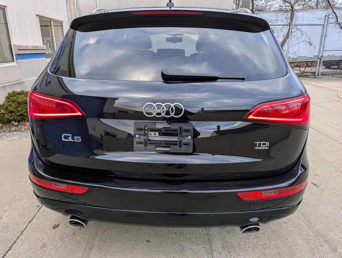 2014 Black /Black Leather Audi Q5 TDI (WA1CMAFP1EA) with an 3.0L V6 DOHC 24V DIESEL engine, 6-Speed Automatic transmission, located at 603 Amelia Street, Plymouth, MI, 48170, (734) 459-5520, 42.378841, -83.464546 - Vehicles shown by appointment - Please call ahead - 734-459-5520, text 734-658-4573 or contact us via our web site at: http://www.selectmotors.com for complete Inventory, Photos, Videos and FREE Carfax Reports. 2014 Audi Q5 Quattro TDI Premium Plus, Brilliant Black with black leather interior, - Photo#11