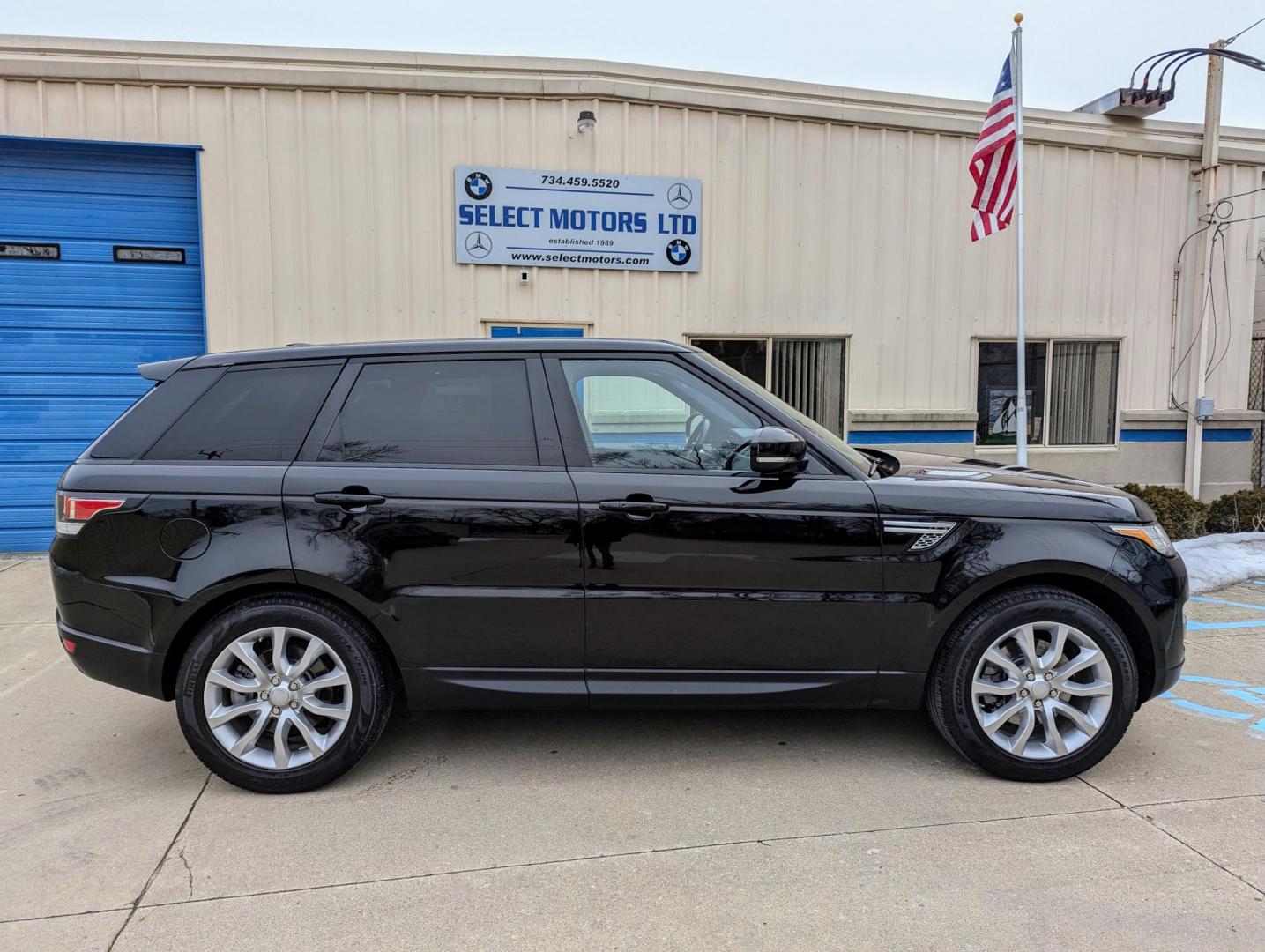 2015 Black /Black Leather Land Rover Range Rover Sport HSE (SALWR2VF3FA) with an 3.0L V6 24V DOHC SUPERCHARGED engine, 8-Speed Automatic transmission, located at 603 Amelia Street, Plymouth, MI, 48170, (734) 459-5520, 42.378841, -83.464546 - Vehicles shown by appointment - Please call ahead - 734-459-5520, text 734-658-4573 or contact us via our web site at: http://www.selectmotors.com for complete Inventory, Photos, Videos and FREE Carfax Reports. 2015 Land Rover Range Rover Sport HSE, Santorini Black Metallic with Black leather int - Photo#12