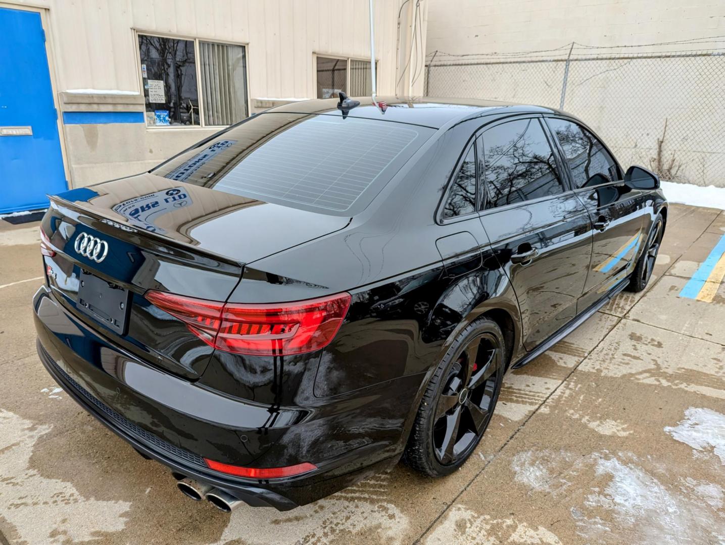 2018 Black /Grey Leather Audi S4 Premium Plus quattro (WAUB4AF49JA) with an 3.0L V6 DOHC 24V engine, 8A transmission, located at 603 Amelia Street, Plymouth, MI, 48170, (734) 459-5520, 42.378841, -83.464546 - Photo#9