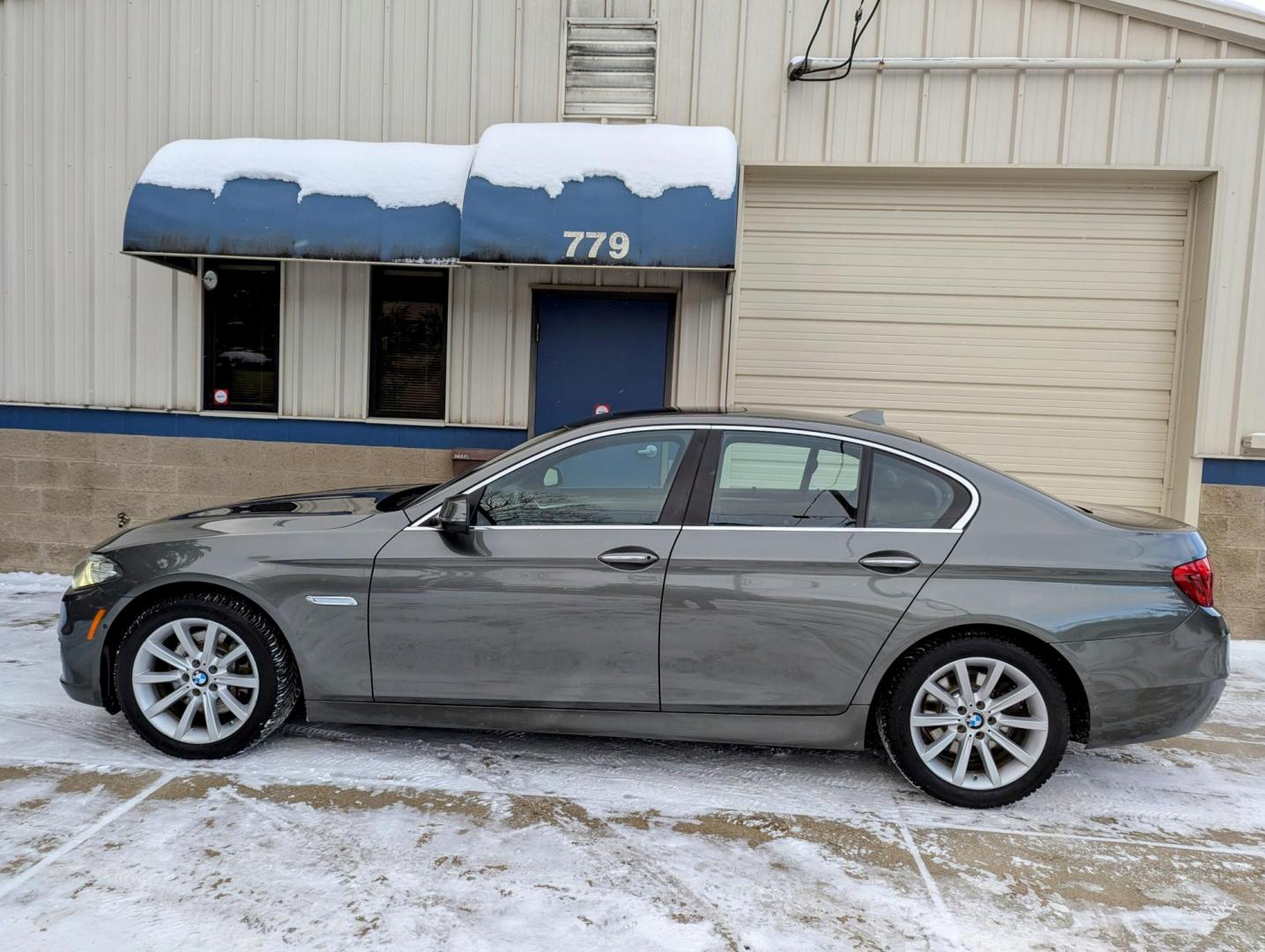 2015 Grey Metallic /Black Dakota leather BMW 5-Series 535d xDrive (WBAFV3C57FD) with an 3.0L L6 DOHC 24V DIESEL engine, 8-Speed Automatic transmission, located at 603 Amelia Street, Plymouth, MI, 48170, (734) 459-5520, 42.378841, -83.464546 - Vehicles shown by appointment - Please call ahead - 734-459-5520, text 734-658-4573 or contact us via our web site at: http://www.selectmotors.com for complete Inventory, Photos, Videos and FREE Carfax Reports. 2015 BMW 535d - xDrive, Callisto Grey Metallic with Black Dakota leather, 163K miles, - Photo#1