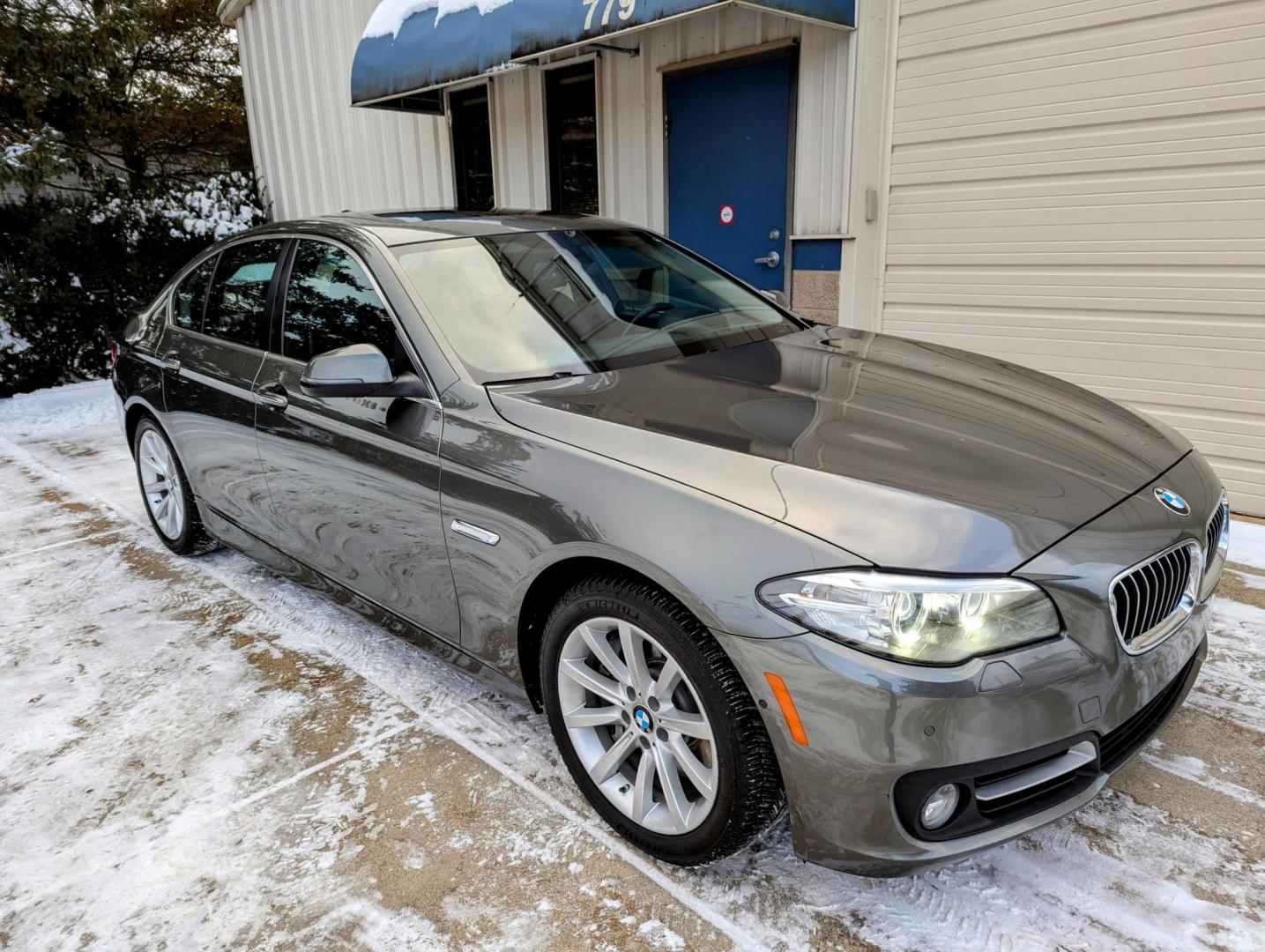 2015 Grey Metallic /Black Dakota leather BMW 5-Series 535d xDrive (WBAFV3C57FD) with an 3.0L L6 DOHC 24V DIESEL engine, 8-Speed Automatic transmission, located at 603 Amelia Street, Plymouth, MI, 48170, (734) 459-5520, 42.378841, -83.464546 - Vehicles shown by appointment - Please call ahead - 734-459-5520, text 734-658-4573 or contact us via our web site at: http://www.selectmotors.com for complete Inventory, Photos, Videos and FREE Carfax Reports. 2015 BMW 535d - xDrive, Callisto Grey Metallic with Black Dakota leather, 163K miles, - Photo#10