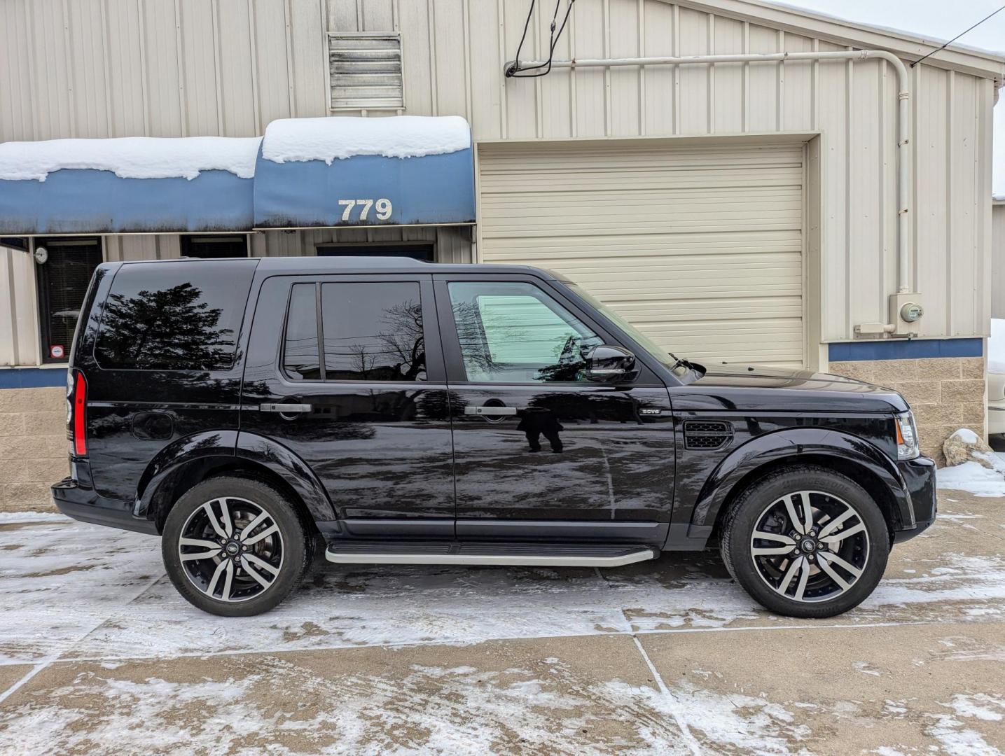 2016 Black /Almond Leather Land Rover LR4 HSE (SALAG2V66GA) with an 3.0L V6 DOHV 24V engine, 6-Speed Automatic transmission, located at 603 Amelia Street, Plymouth, MI, 48170, (734) 459-5520, 42.378841, -83.464546 - Vehicles shown by appointment - Please call ahead - 734-459-5520, text 734-658-4573 or contact us via our web site at: http://www.selectmotors.com for complete Inventory, Photos, Videos and FREE Carfax Reports. 2016 Land River LR4 HSE, Santorini Black Metallic with Almond Leather interior, - Photo#12