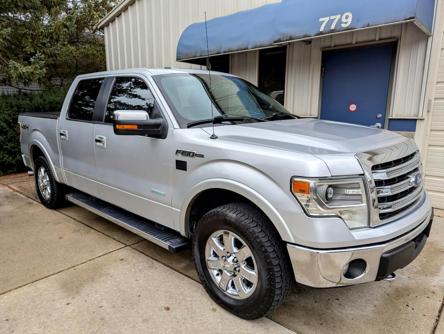 2013 Silver Metallic /Black Leather Ford F-150 XLT SuperCrew 6.5-ft. Bed 4WD (1FTFW1ET2DF) with an 3.5L V6 TURBO engine, 6-Speed Automatic transmission, located at 603 Amelia Street, Plymouth, MI, 48170, (734) 459-5520, 42.378841, -83.464546 - Vehicles shown by appointment - Please call ahead - 734-459-5520, text 734-658-4573 or contact us via our web site at: http://www.selectmotors.com for complete Inventory, Photos, Videos and FREE Carfax Reports. 2013 Ford F150 Lariat 4 x 4 3.5, Ingot Silver Metallic with Black leather interior, 16 - Photo#9